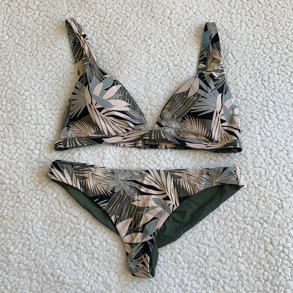Roxy 2 piece swimsuit
